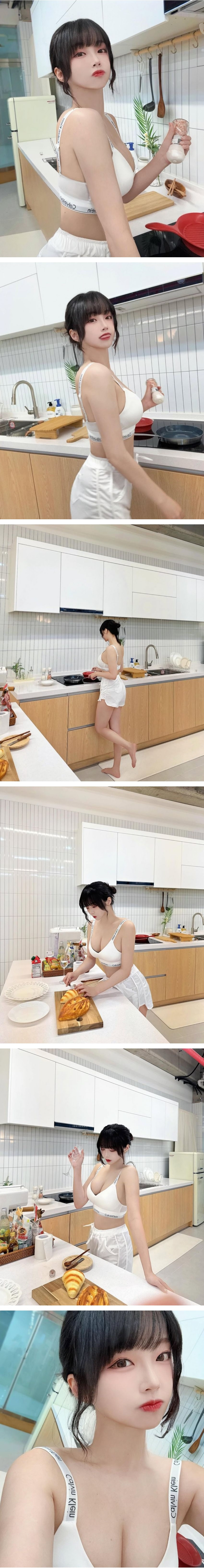 화이트 CK 브라 장착한 코코 아찔한 가슴골 노출 - 인스타
