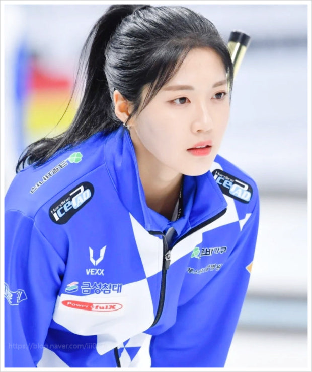 컬링 여신 설예지...운동으로 다져진 화난 엉덩이 옆태