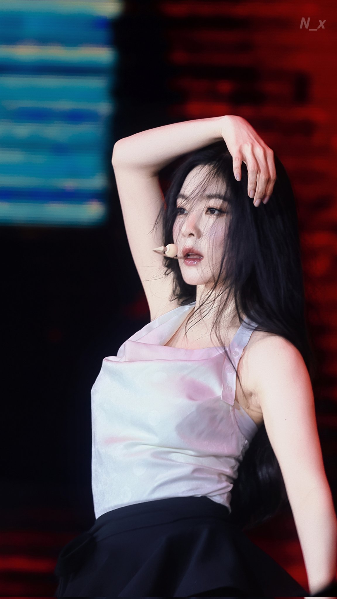 SM 콘서트 레드벨벳 아이린 순백색 프릴치마 매끈한 허벅지