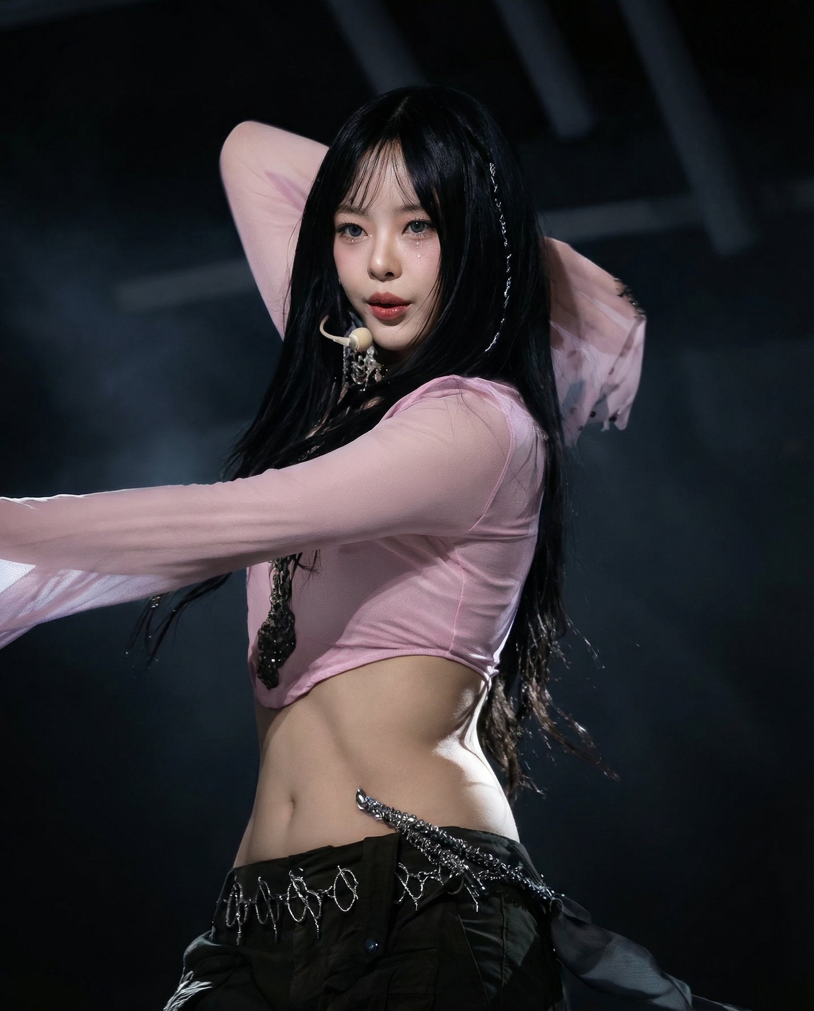 복부 GOAT  뉴진스 하니...리즈 시절 꿀복근 야꼽 1장 (고화질)