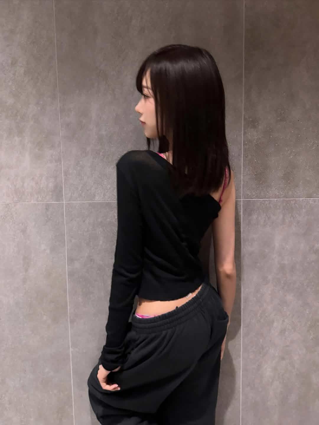 핑크 브라팬티 삐져나온 에스파 지젤의 속옷 취향 유추