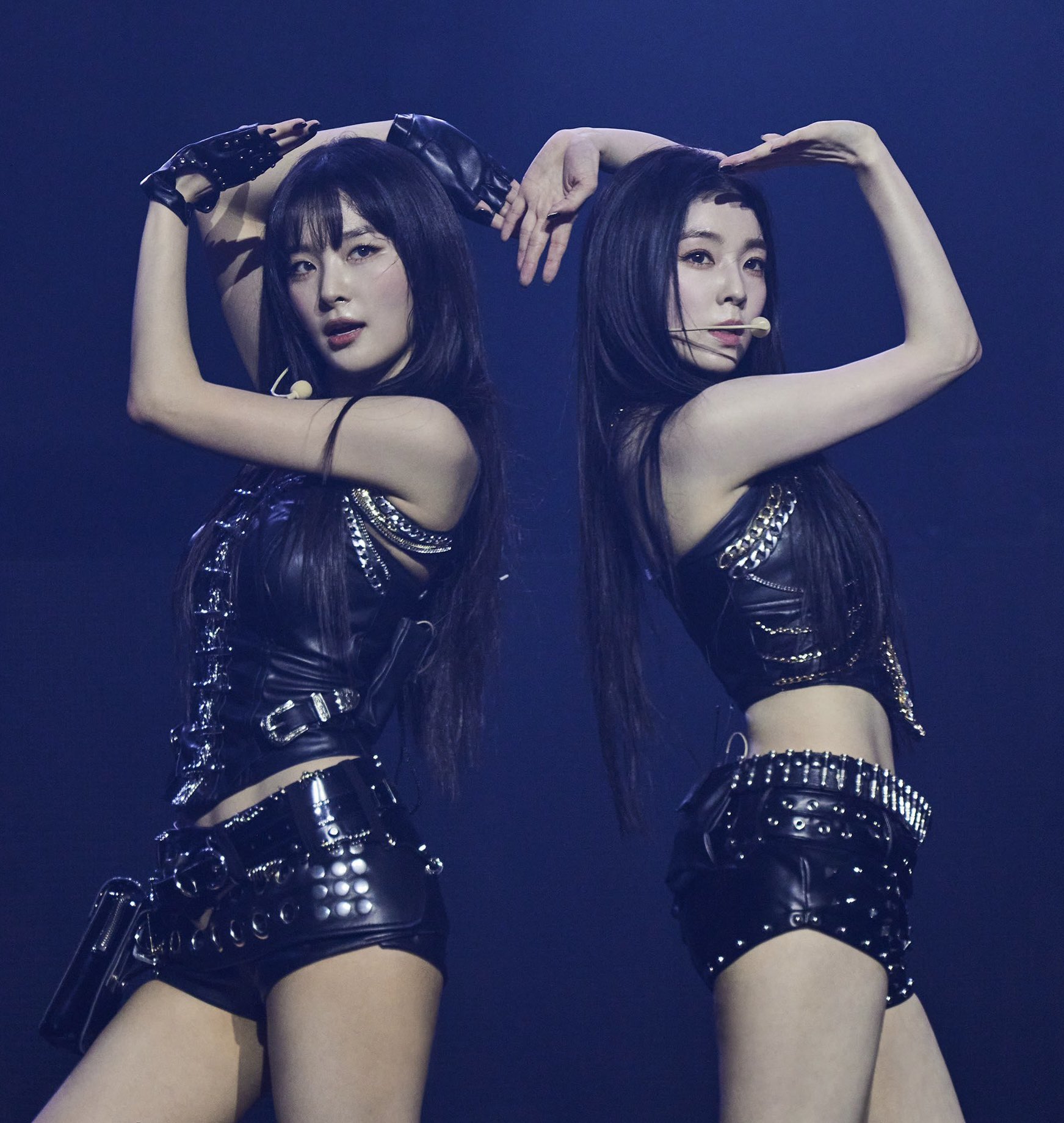 가죽 란제리룩 입은 아이린 X 슬기 데칼코마니샷  허벅지 1장