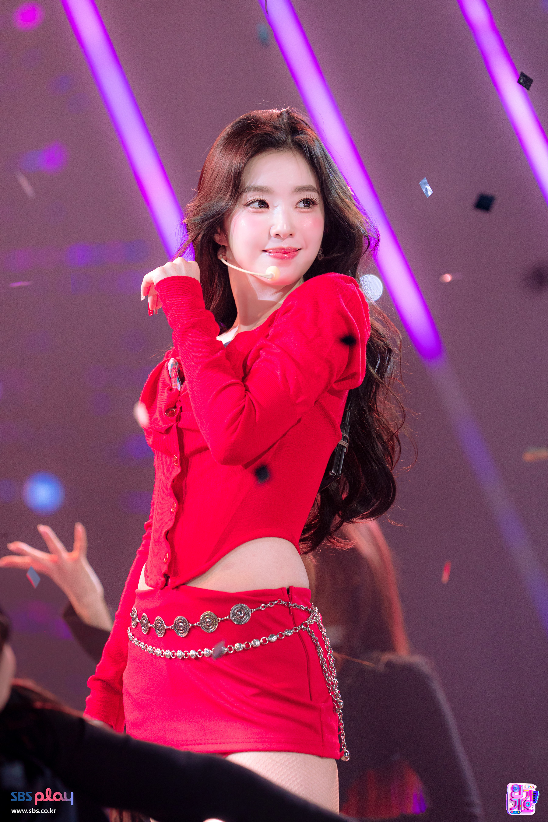 [레드벨벳] 올레드 의상 아이린 뽀얀 피부 여전한 미모 (고화질)