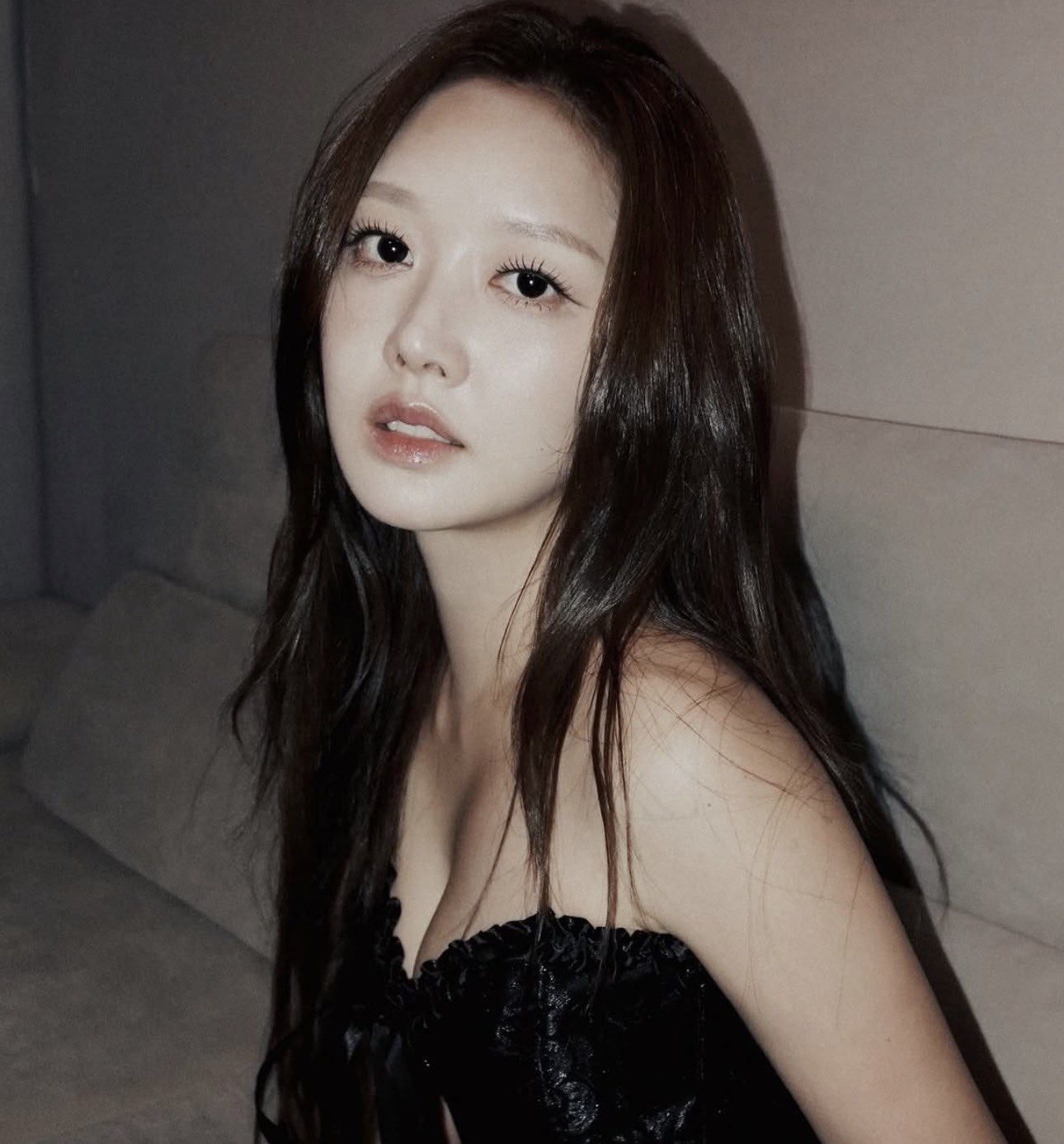 솔로 컴백하는 구구단 미미 검정 레이스 란제리 아찔한 가슴골