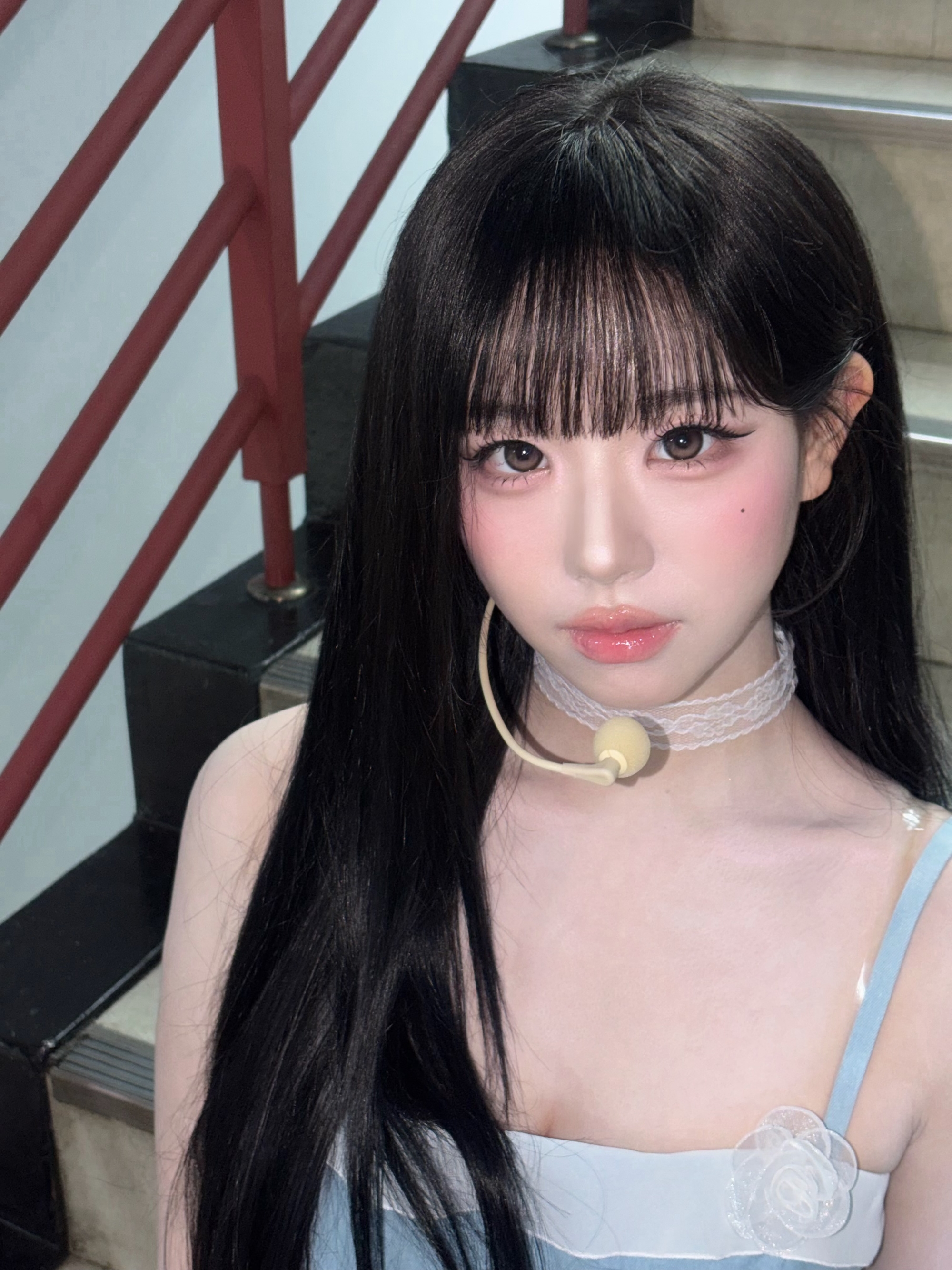 앞머리 생긴 트리플에스 김채연 하늘색 끈원피스 묵직한  가슴