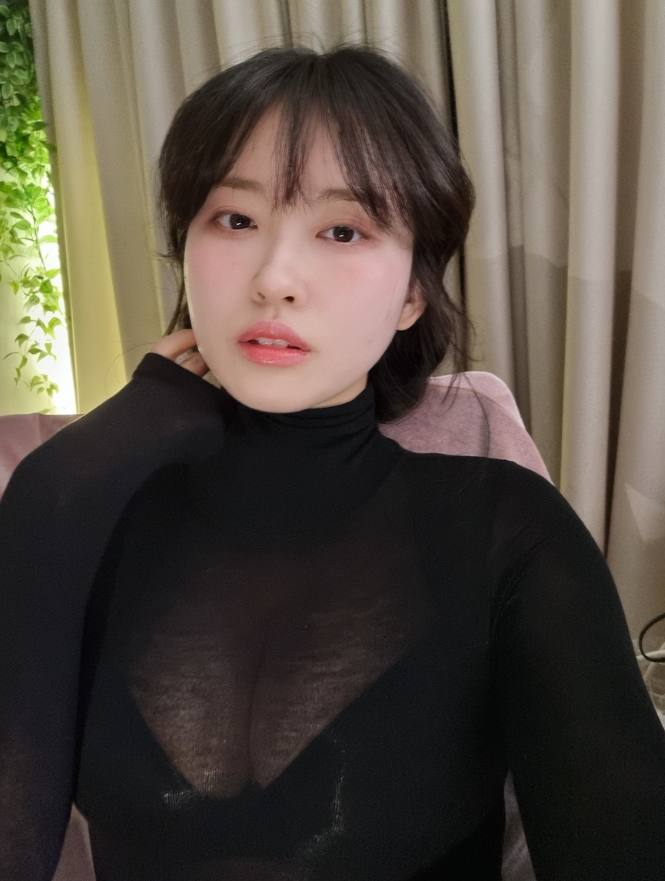 소람잉 같은 거유녀가 입으면 저절로 시스루가 되는 의상